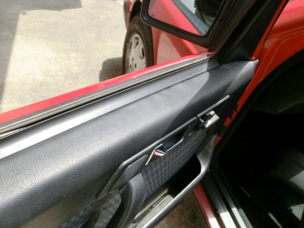 W201 190E ドア内張り左右修理・グリル塗装編