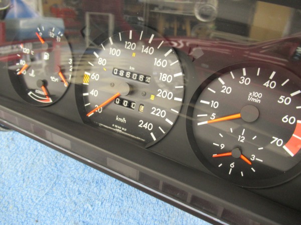 【埼玉県H様　W126前期モデル　380SEC　AMGスタイル　レストア　メーターシェル分解リペア・針塗装・LED取付編】