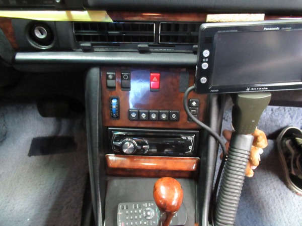 【足立区K様　W126　560SEL　AMGVer　レストア　オーディオ交換・アンテナスイッチ取付・アーチトリム取外し編】