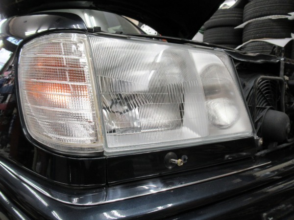 【在庫車　W124 ベンツE320ステーションワゴン　LTD　限定車　WALD　ワイドバージョン　レストア　第21話　ヘッドライト・ホワイトウインカー交換編】
