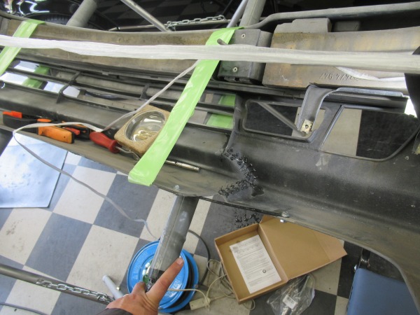 【千葉県Y様　R129　500SL　AMGver　CAROワイド　レストア　AMGバンパー修理編】