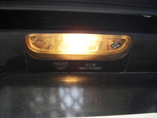 W126 SEC　AMGブリスター仕様　ナンバー灯レンズ＆ＬＥＤ交換編